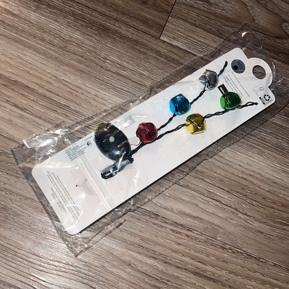 Jingle bell light up necklace - Picture 5 of 5